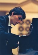 Miron Šmidák, vítěz kategorie klavír, 2002